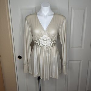 ECI New York Metallic Gold Rosette V-neck Blouse sz S